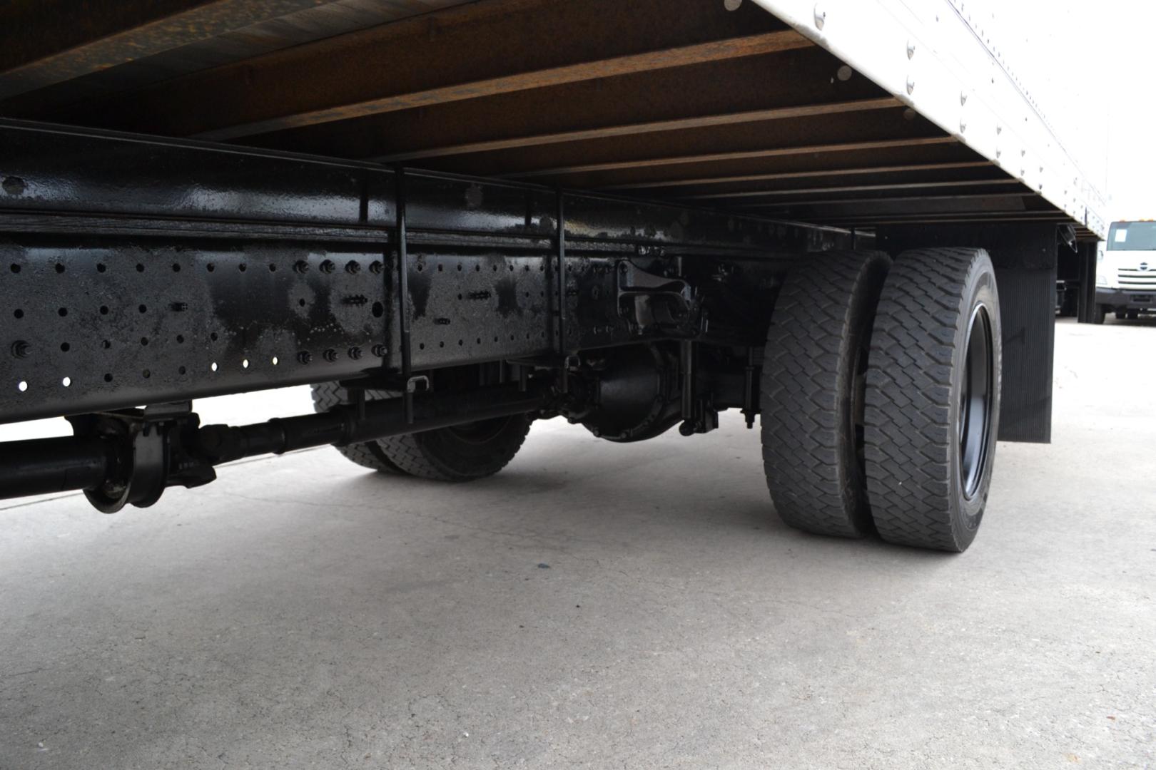 2016 WHITE /BLACK HINO 195 with an JO5E-TP 5.1L 210HP TURBO CHARGED DIESEL engine, AISIN A465 6SPD AUTOMATIC transmission, located at 9172 North Fwy, Houston, TX, 77037, (713) 910-6868, 29.887470, -95.411903 - Photo#10